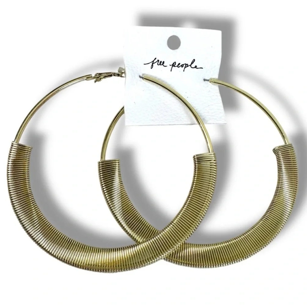 Free People Simply The Best Oversized Hoops in Gold Earrings NWT Large Hoops - Picture 2 of 2